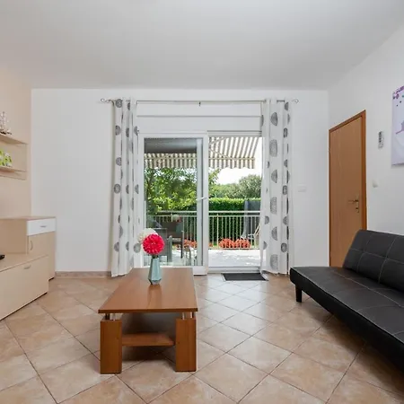 Holiday home House Dora *